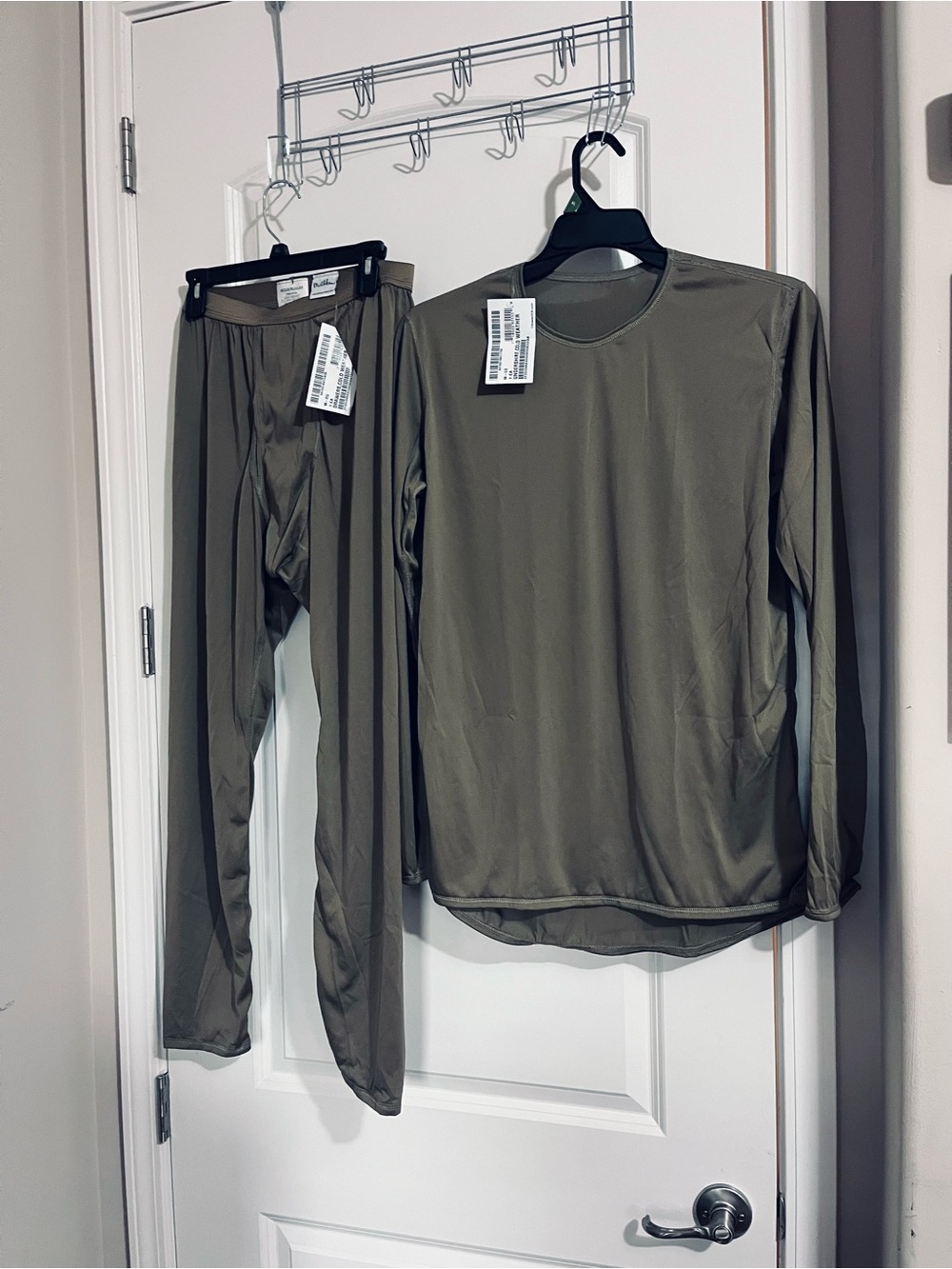 Unisex Silk Thermal wear Long Sleeve Sleep Set in Olive Green